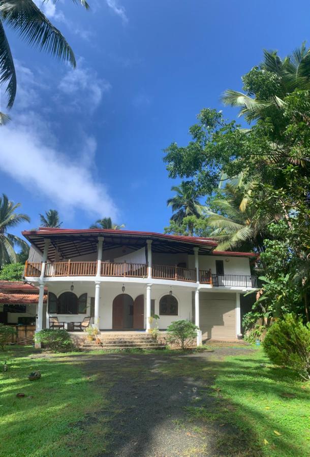 The Escape With Jadeon Hotel Unawatuna Exterior photo